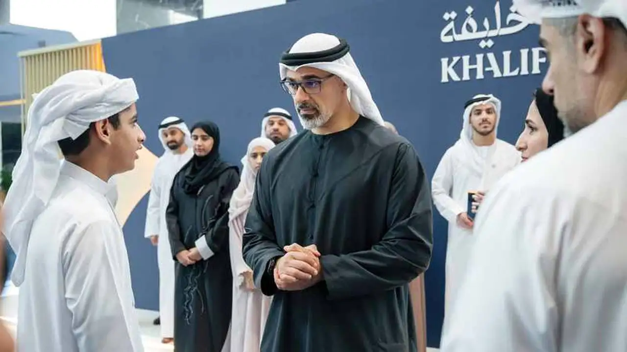 خالد بن محمد يلتقي بفائزين جوائز صندوق خليفة لريادة الأعمال